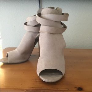 Cute women’s open toed booties
